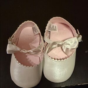 Janie and Jack Satin Bow Baby Mary Janes in Pale Pink